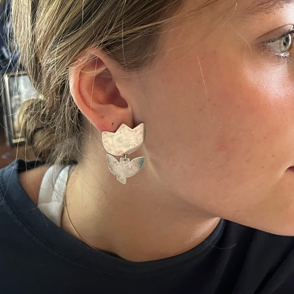 SENSATIONAL!!! You will never find another! Tulip dangle earrings - Picture 6 of 9